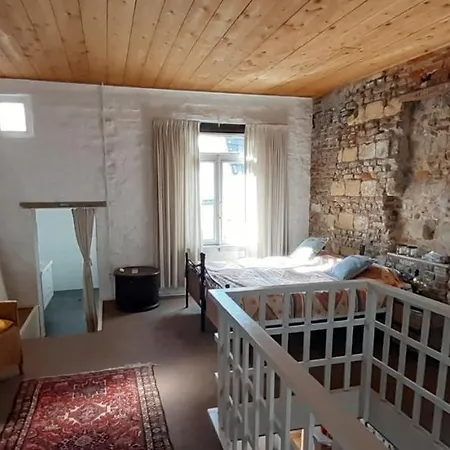 Uniek Stadspand, Compleet Woonhuis Apartmán *